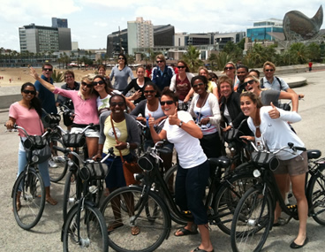 Tour bici Barcelona estudiants diversió activitat