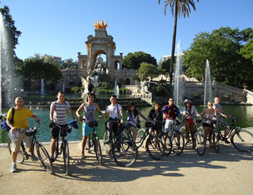 Barcelona bike tour students fun activity